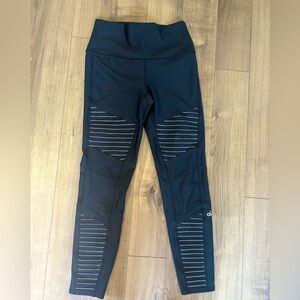 alo yoga women’s leggings size medium